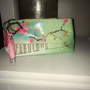 Brand new Papaya “Fabulous” makeup case